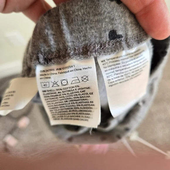 H&M Kids Leggings with Black Heart Pattern - Picture 5 of 7